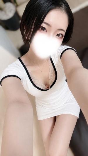 轟えま